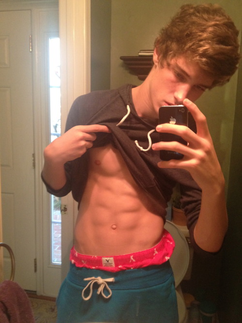 DutchSixpackBoy's tweet photo. Mooiboy #hmmm #dsb http://t.co/17mzsZbj