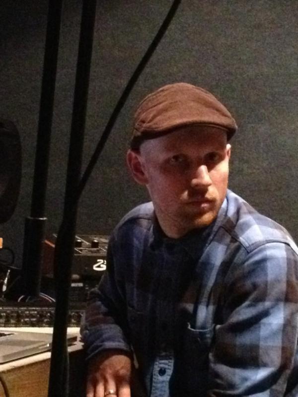 effectmode's tweet image. RT @rubi_dan: Its the @effectmode pose! Man looks ready for the cat walk...  &amp;gt;&amp;gt;looool