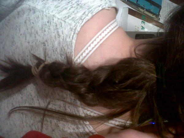 caroline_vlntn's tweet image. Braiding my sisters hair.. I made 3 braids, and braided those braids together.. #Braidception