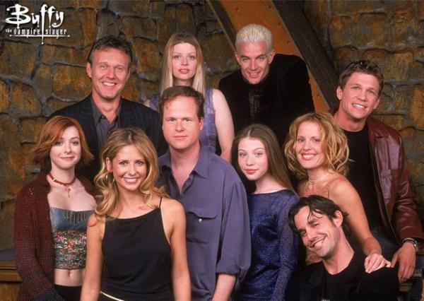 SarahMichelleGG's tweet photo. RT if you grew up watching #Buffy http://t.co/8iCsbJHN