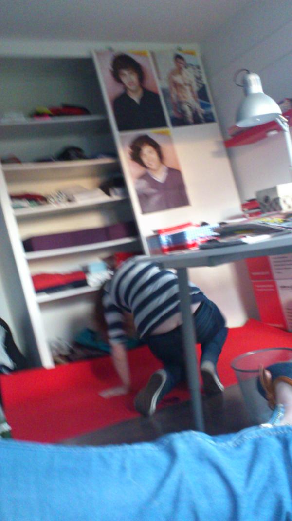 xnicolecaroline's tweet photo. Lonneke's kontspleet http://t.co/0uHXmQfh