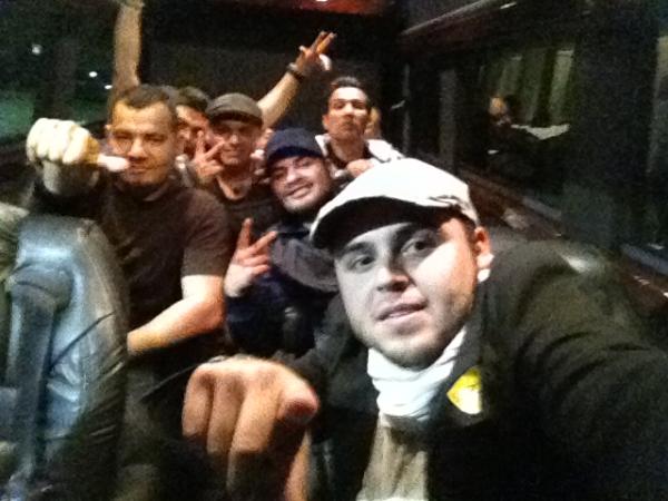 gerardoortiznet's tweet photo. Saliendo de los ensayos. ..!! Buenas noches plebes ..!!! http://t.co/8gzCiMVq