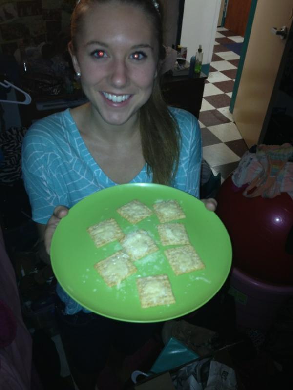 CressmanM's tweet image. Erika and her idea of "nachos"... Triscuits with Parmesan cheese... #EWWWW #gonnavom @princesserika93