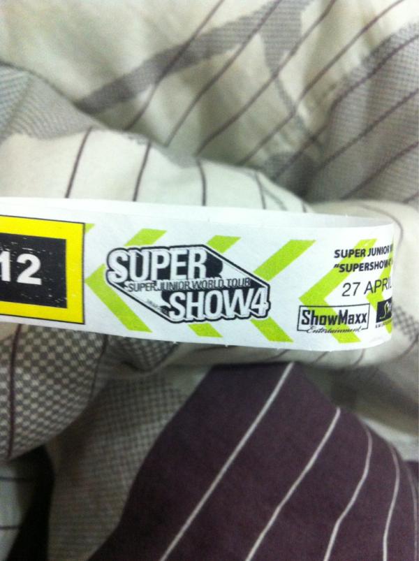 shella_dwi's tweet photo. Foto tiket SS4 nya. 2 tiket 1.8 juta. Junior sky S seat C.. Sangat bisa di nego. Ayo di beli 😊 http://t.co/NpMwfvMp