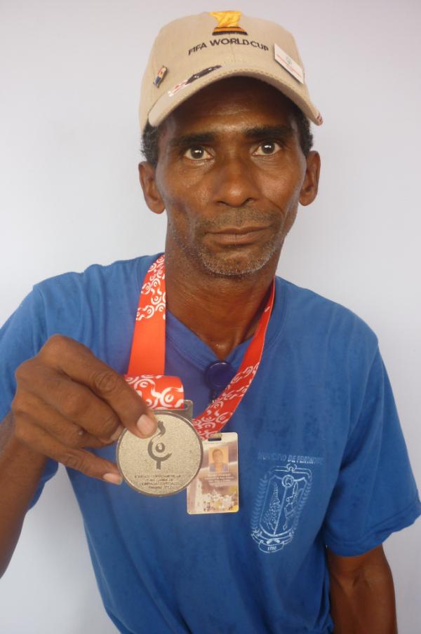 MunicipioPME's tweet photo. "Moi" colaborador Municipal representó a @PENONOME2012 en las olimpiadas especiales y trajo medalla de plata http://t.co/tQAohsM1