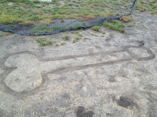 OfficialJhamai's tweet image. #TrackPractice - i do this lmaoooo 😁 ( @OneLovex2 now this is art lol )