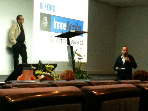gaprural's tweet photo. Ahí va la foto de @dinamidrs hablando del proyecto #patrival y #georreferenciacion en #foroinnovaccion #geografos http://t.co/XzwVYFcI