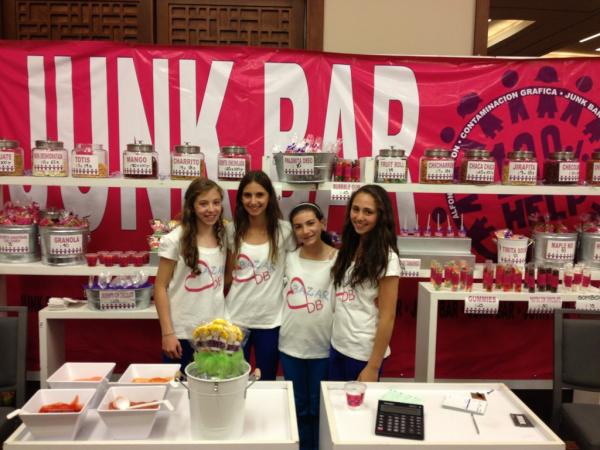 Poder ayudar es un privilegio pero que nuestras hijas adopten la causa es priceless!