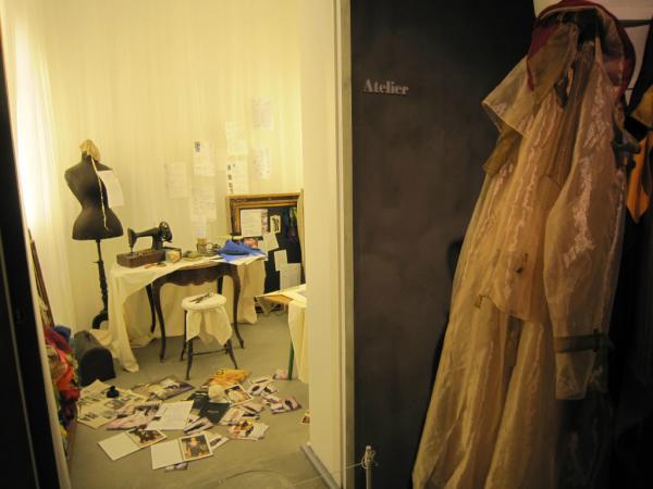 UUL Shop 문영희 패션콜라보레이션 디스플레이