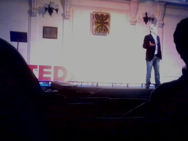 Joaco133's tweet image. @ProfHElizondo #TEDxUTN &quot;Terrible cabezazo del Zidane sobre el Materazzi&quot; #conAcentoEspañol. Epico!