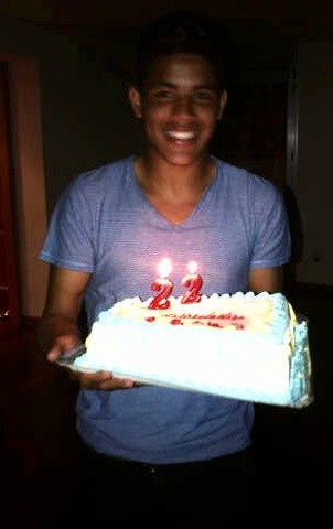 jona2santos's tweet photo. Me hicieron muy feliz todas sus felicitaciones! Gracias por estar ahi en un dia tan especial! http://t.co/3dPisYqw
