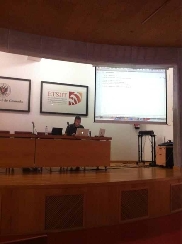 nscoder_grn's tweet image. Alfonso Jurado comenzando el código del videejuego. Por ahora todo fácil. #NSConf2012 #NSCoder #NSConference