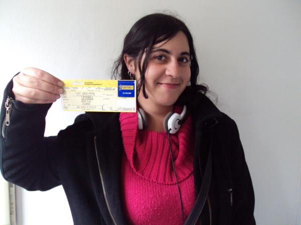 leyenda_studios's tweet photo. Aquí está Alejandra Santamaria con la entrada al Masterclass de Leyenda de @PiskaContardo http://t.co/G6nmMzqU