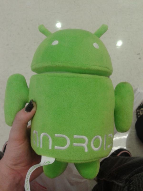 Delilah_Hayden's tweet image. Mom got me an awesome new plushie :D #AndroidOverApple