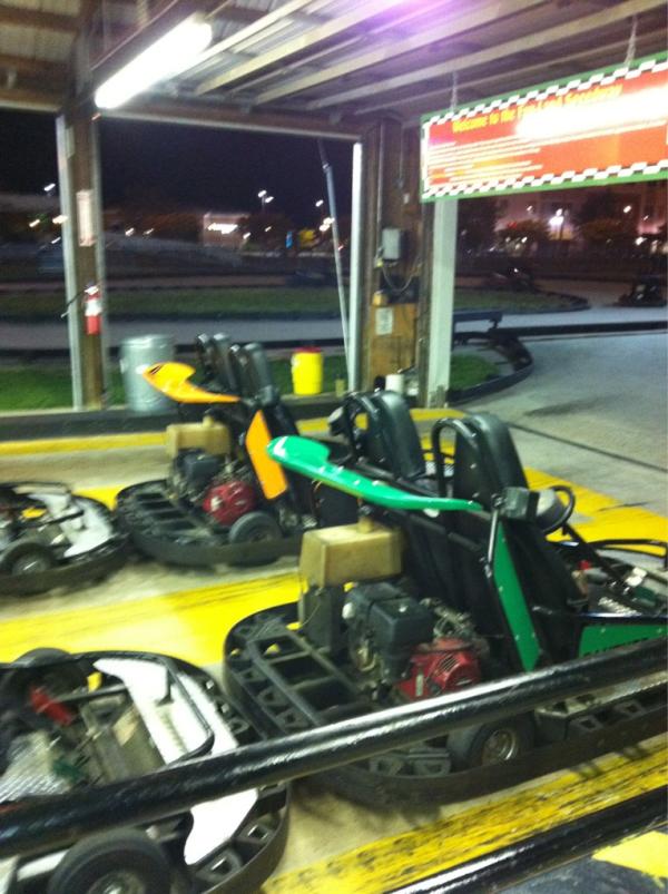 Atania_Ari's tweet photo. Gonna beat ya bitch! http://t.co/qL6Q8o1T