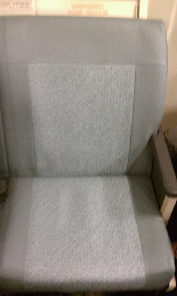 elisabethseng's tweet image. New plastic seats on @BART ! Yay! #cleanseats #win # BART