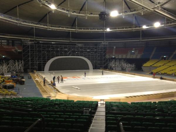 AllThatSkate's tweet photo. 주말 잘지내고 계시죠?? 진리의 얼댓쇼는 주말에도 열심히 준비되고 있어요~!! ^^ http://t.co/n7HMrmRF