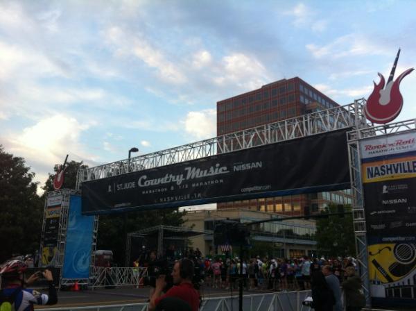 SeanGray05's tweet photo. 26.2 to the finish http://t.co/mQ1BwNa2
