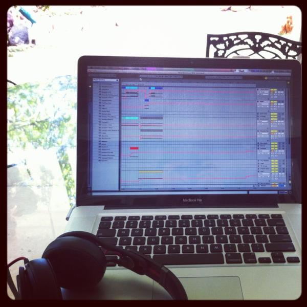 vannplan's tweet image. Welcome to my studio for the day. #welcomebacksummer