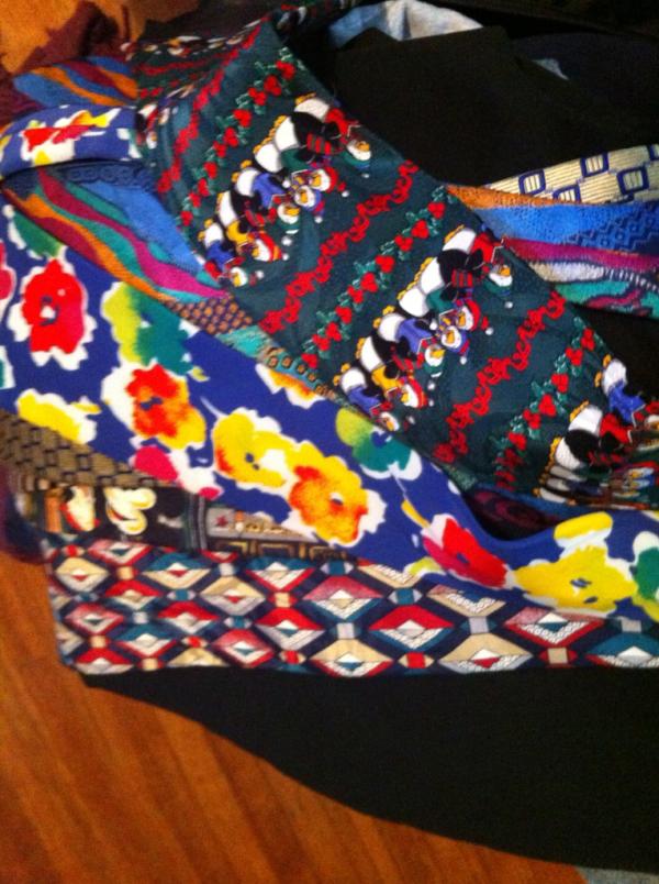 andiemray05's tweet image. Clothes 4  our yard sale Proud of my hubs 4 sacrificing part of his wardrobe. #bouttime @nray80 #2small #notquite #luvu