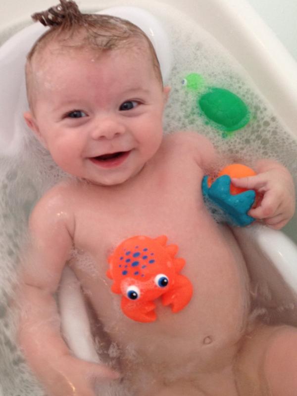 Michelle_C__'s tweet photo. Bath time :) xx http://t.co/5P8rzoo1