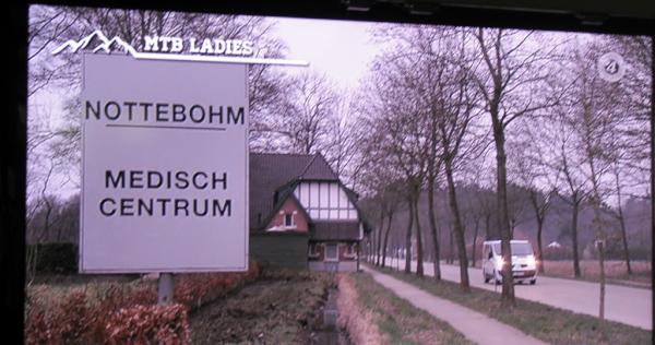 FitlabNottebohm's tweet photo. rara...wie zit er in dit busje ??? http://t.co/JzeqoE9u