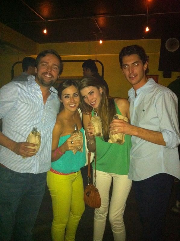 “<a href="/SanDomEsp/">Santiago Domínguez E</a>: Un vagabundo ?? No bueno !!! <a href="/KatyaSJ/">Katya SJ</a>”