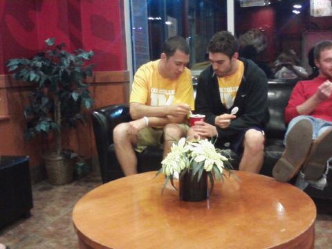 loganmurry's tweet image. Love Birds sharing a celebratory ice cream...not gay, but definitely not straight #2guys #1cup