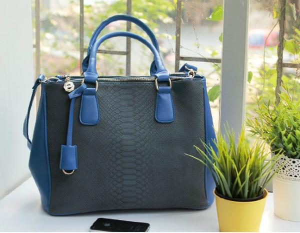 ProDesign_case's tweet image. Blue snakeskin leather handbag~ Be elegant for $40.99 only ~ amazon.com/s/qid=13358393…