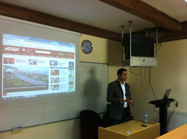 Haymi Behar Galatasaray Universitesi'nde gelir modellerine yonelik paylasimlarda bulunuyor <a href="/HaymiBehar/">Haymi Behar</a> <a href="/tipeez/">Tipeez.com</a>