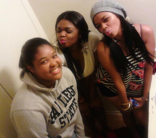 Look what I've got muahahaha (evil laugh) @LarasWorld &amp; @DoPE_ass_BRi ♡ http://t.co/3vjwTyCb<a class="tags" target="_blank" title="On Twitter" href="/?out=eyJ0eXAiOiJKV1QiLCJhbGciOiJIUzUxMiJ9.eyJpYXQiOjE3MjY2Mzg0MDUsImlzcyI6InR3cG9ybnN0YXJzLmNvbSIsIm5iZiI6MTcyNjYzODQwNSwiZXhwIjoxNzU4MTc0NDA1LCJyZWRpcmVjdF91cmwiOiJodHRwczovL3R3aXR0ZXIuY29tL0xhcmFzV29ybGQifQ.5qeeym-XwKGP6Wvbi88UAca0xgcGcabsvVjotvQF8uOYM1KOO_NgBZj1jvrBRhk52Yvp5qSjT2s6BlefHvL4Kw">@LarasWorld</a><a href="/tag/giveaway"class="tags"><span>#giveaway</span></a><a href="/tag/losangeles"class="tags"><span>#losangeles</span></a><a href="/tag/live"class="tags"><span>#live</span></a><a href="/tag/betexperience"class="tags"><span>#betexperience</span></a><a href="/tag/tickets"class="tags"><span>#tickets</span></a>