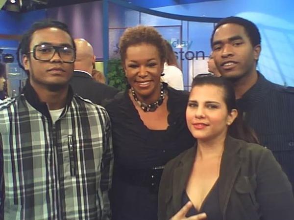 skyboyz_eagle1's tweet image. @SkyBnation REPPN ON THE DEBRA DUNCAN SHOW.. YOU WONDER Y YO GRANNY CHUNKING UP #SKYLIFE #3FINGAZ #FLYB