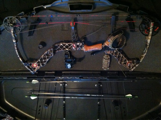 Watch Brett Moffitt's leaked NSFW photo on TwXstars