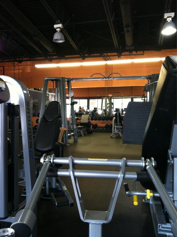 JefferyDecator's tweet image. @TroyWesterby are u ever not on ur phone lol #phonemode