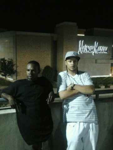 919YUNGSAVAGE's tweet photo. @idothis4reel who is this guy? http://t.co/eakuWwkq