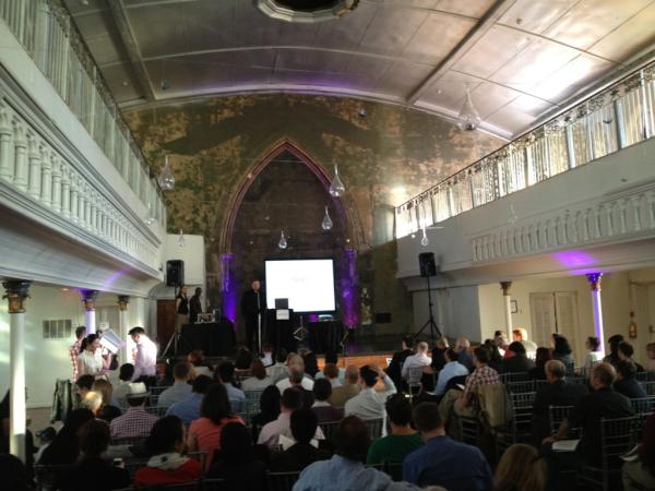 jowyang's tweet photo. Enjoyed Sharing Research at #3TYYZ so many engaged and warm folks, even dem Toronto birds! http://t.co/dbdTAAx0