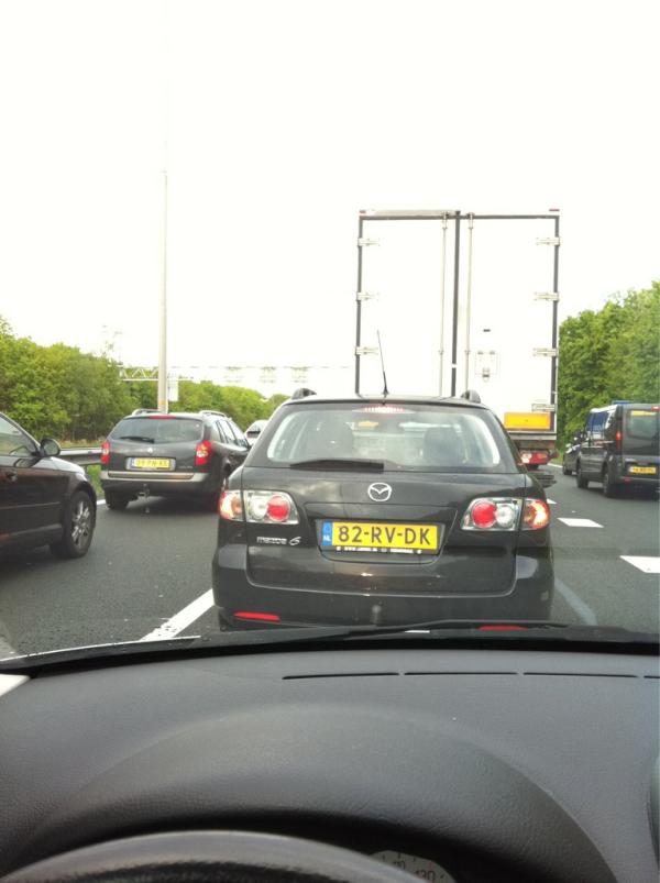 kimbijl's tweet image. Zo schiet lekker op! In de file op de a27