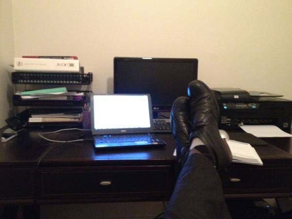 HarryBicko's tweet photo. @themunthemun still working hard at 7:10 #life same old tricks though, how u? Excite for alley? #marriage http://t.co/ysRUJ6b5