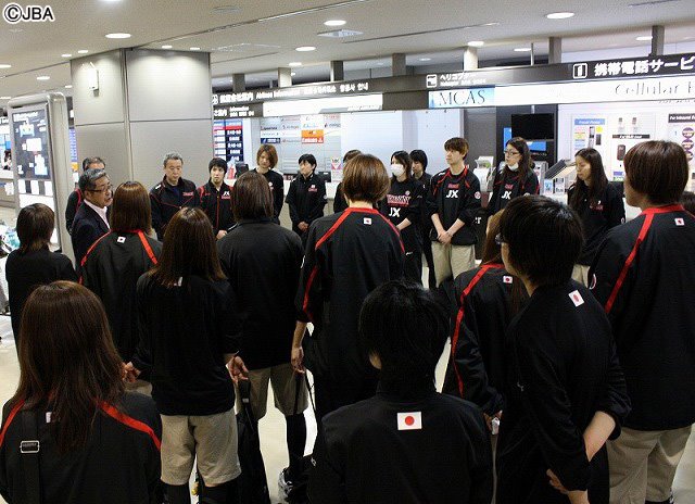 日本バスケットボール協会 Jba ハヤブサジャパン女子 第3次強化合宿 アメリカ遠征 帰国 本日 3週間の遠征を終え ハヤブサジャパンが帰国 久しぶりの日本に 嬉しそうな表情と元気な姿を見せました ハヤブサジャパンは 今週末 スロバキア代表と国際 日本バスケットボール協会 Jba ハヤブサジャパン女子 第3次強化合宿 アメリカ遠征 帰国 本日 3週間の遠征を終え ハヤブサジャパンが帰国 久しぶりの日本に 嬉しそうな表情と元気な姿を見せました ハヤブサジャパンは 今週末 スロバキア代表と国際