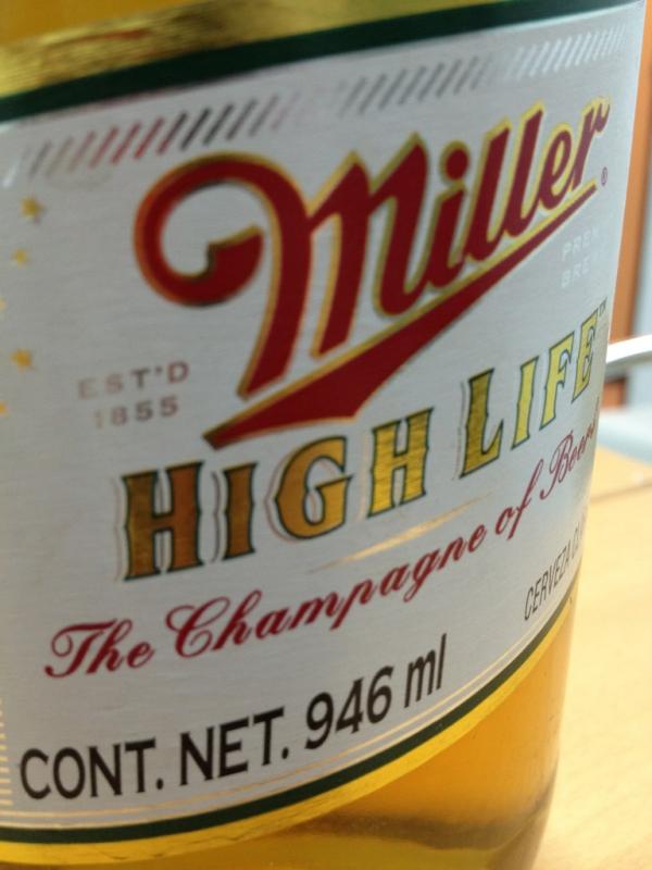 Caguama Miller High Life hoy en jueves de 2x1... #FelizDíaDelAlbañil