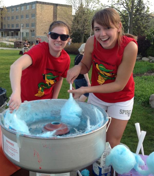 UWSPcps's tweet image. Looks like a ton of fun! RT @uwspresliv: The weather decided to cooperate - great music/time! #UWSP  #Springfest2012