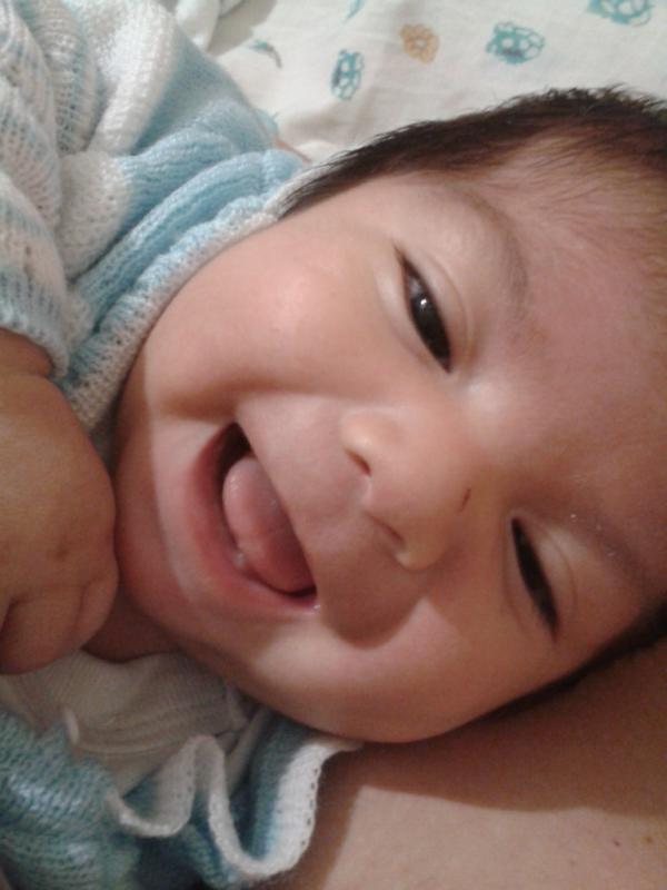 AndreaLeg's tweet photo. @Sintesis_13 ulises riendo para su abuelo http://t.co/zqke5mtT