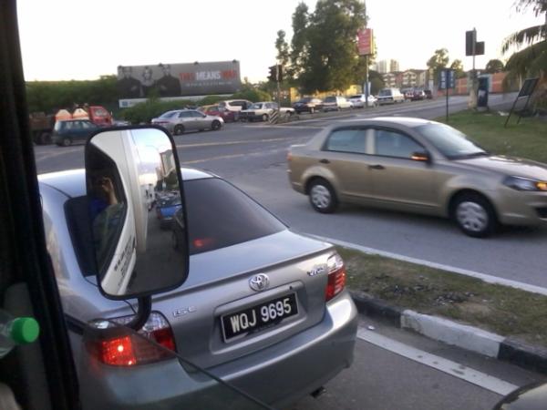 X666D's tweet photo. huhu..ramai tak hantam dreba ni..dah lah SUMMIT jem kaw2..boleh2 dia tido lagi WQJ9695 #kltu http://t.co/1bPvm7BH