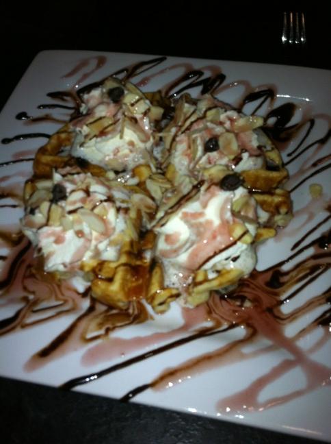 mthomy29's tweet photo. #midnightsnacks http://t.co/yeVlRLNP