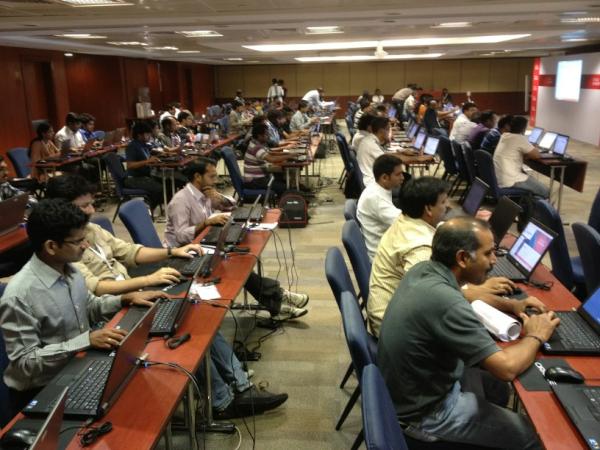 arungupta's tweet image. About 70 attendees enjoying the #JavaEE6, WebLogic, and NetBeans hands-on lab at #JavaOne India