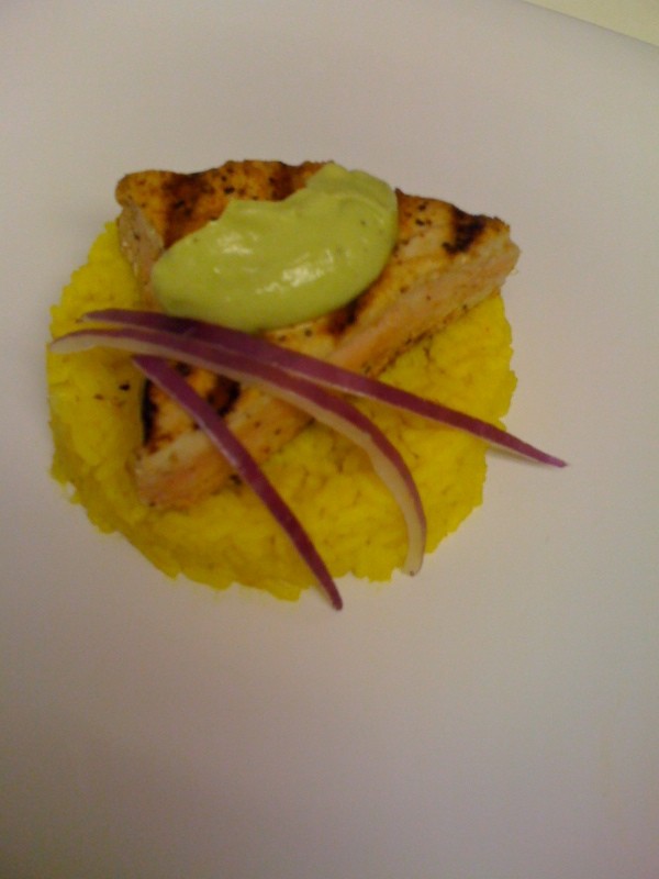 DelightfulChef's tweet photo. Grilled Tuna with Saffron Rice Cake &amp; Avocado Mousse http://t.co/6frLpPR7