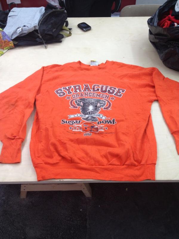 JSmoochy's tweet photo. @CLDmkt #sell #used Vintage Syracuse   Sugar Bowl Sweatshirt #clothes #07062 $45 http://t.co/I4axnWTK