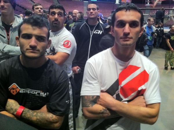 UFCBrasil's tweet photo. Lineker não bateu o peso e será multado. mas a luta vai acontecer como previsto. #UFC http://t.co/erSYqujE