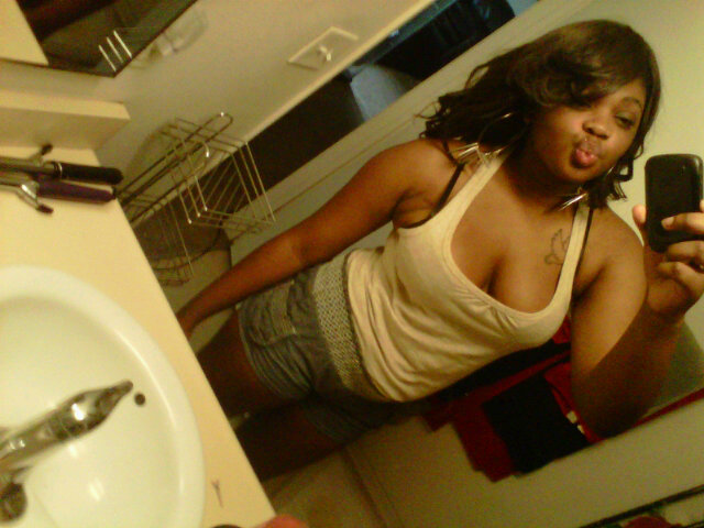 Finna go sit by the pool &amp; look pretty ;) http://t.co/czkXDKkt<a href="/tag/happymothersday"class="tags"><span>#happymothersday</span></a>