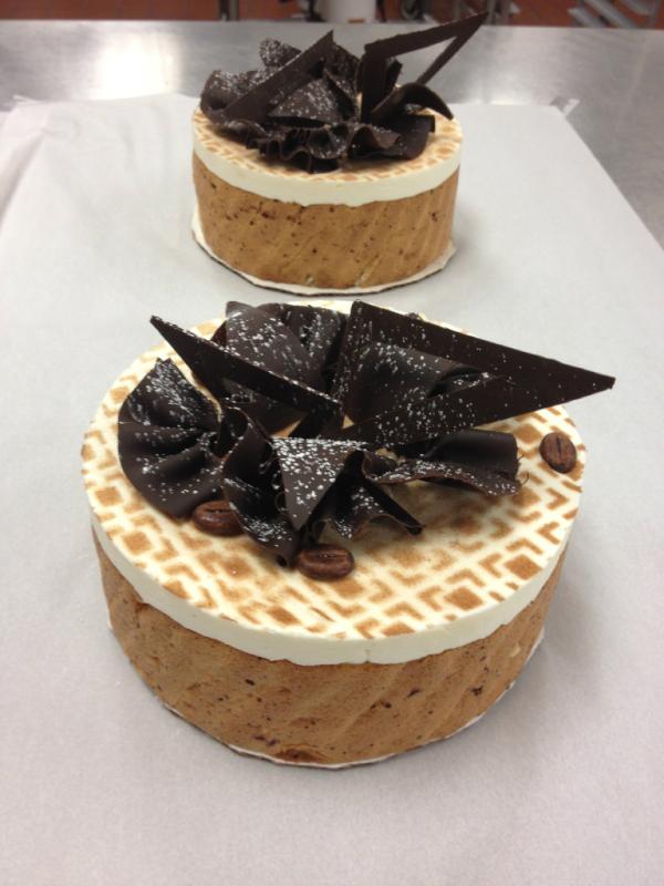 ChefMatthieu's tweet photo. Euro Cakes Class made contemporary Tiramisu http://t.co/HM73I6OV